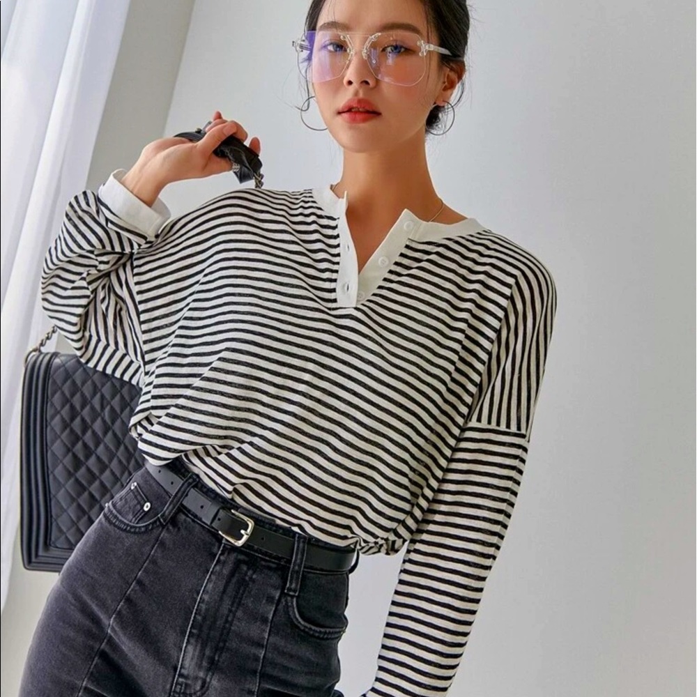 DAZY B&W STRIPED HALF BUTTON LONG SLEEVE TEE